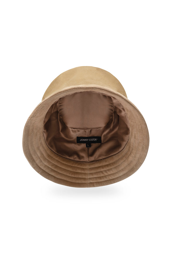 BUCKET HAT IN TAN SUEDE