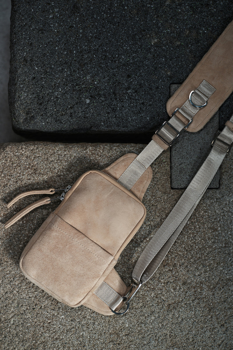 SUEDE RACER BAG IN TAN SUEDE