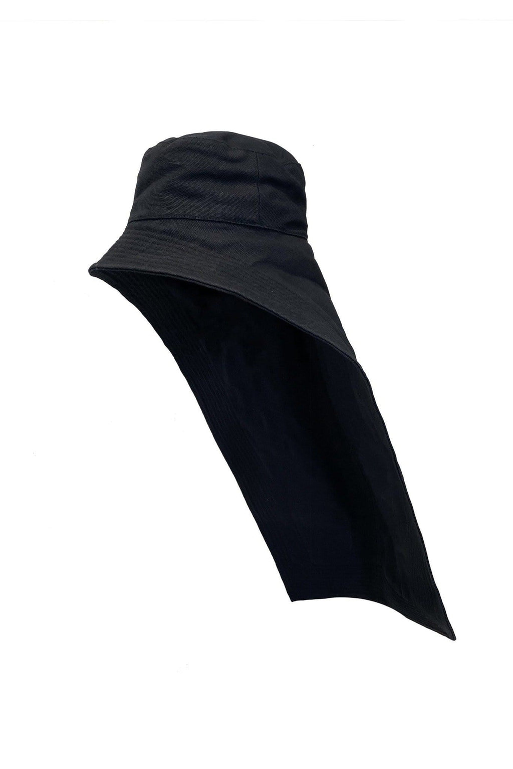 VEILED BUCKET HAT IN BLACK BANDANA