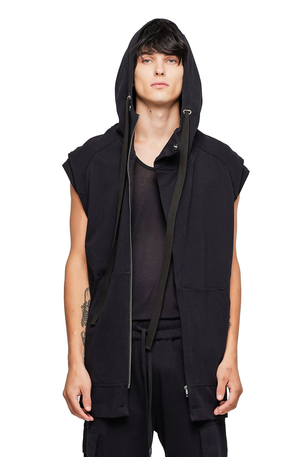 SLEEVELESS LONG HOODIE IN BLACK JONNY COTA